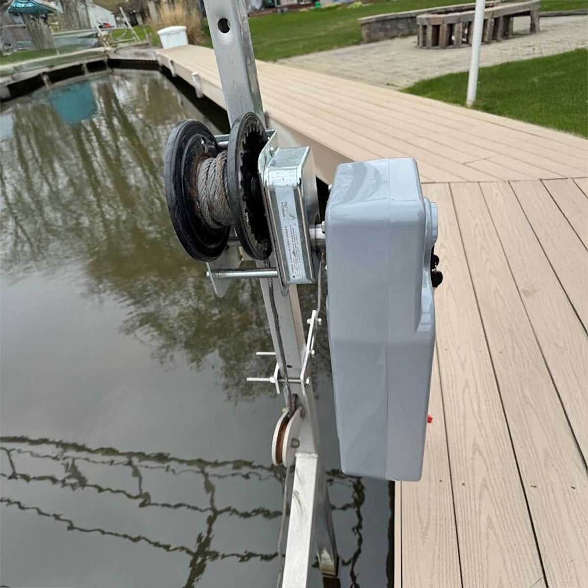 DC - Lake Lifter Direct Drive Manual Boat Lift Motor